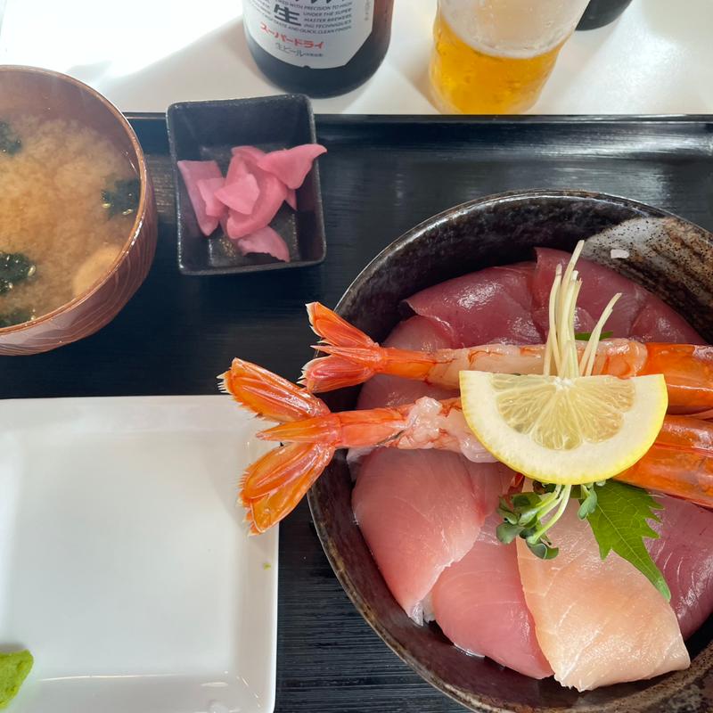 海鮮丼(山の中の 魚屋食堂 勝浦)
