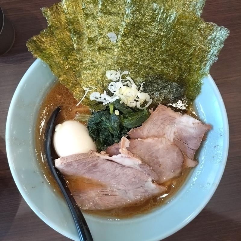 らーめん全部乗せ(横浜家系ラーメン侍 上野店)