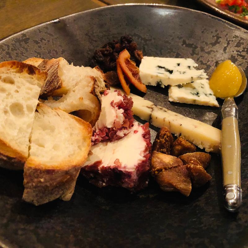 ナチュラルチーズとドライフルーツバゲット(Sante （サンテ）)