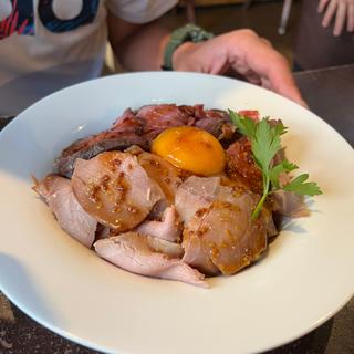 爆もりローストビーフ丼(Bistro Cafe Libro ビストロカフェリブロ)