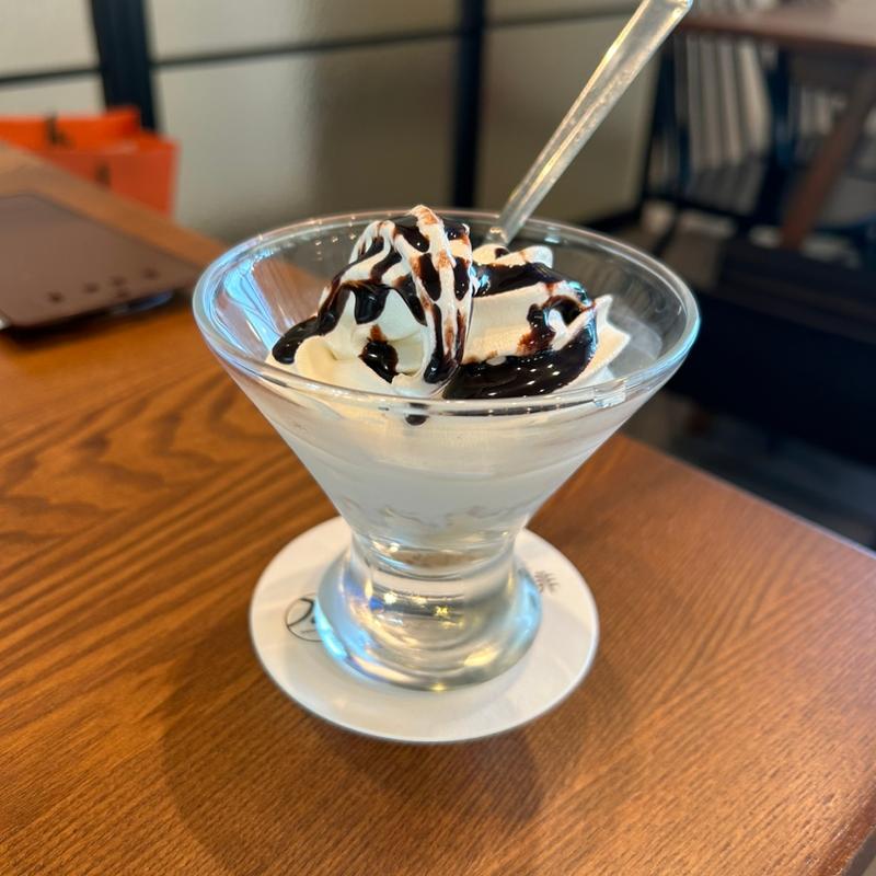 ミニサンデー（チョコ）(カフェ＆ダイニング 入母屋珈琲 津田沼店)