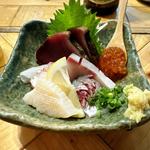 赤字のお刺身3点盛(大衆酒場 チャン栓チャン)