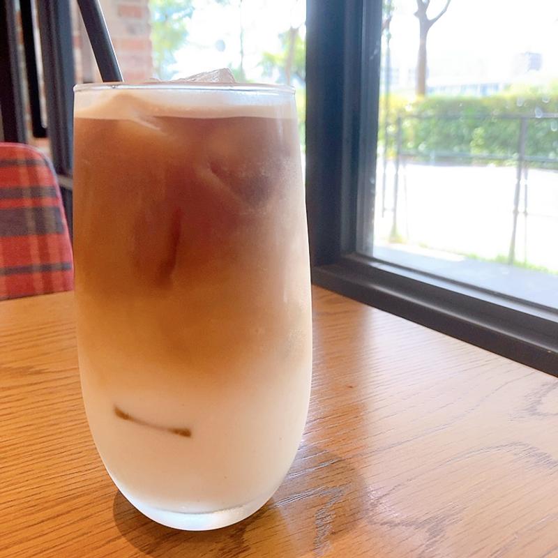 アイスカフェラテ(And KAKA)