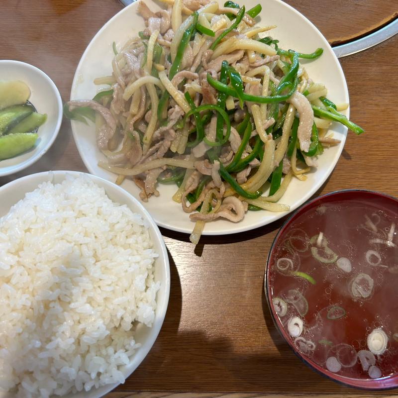 青椒肉絲定食(成龍萬寿山 本店 （せいりゅうまんじゅさん）)