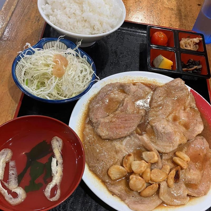 豚肩ロースにんにく焼き ご飯大盛り(竹清食堂)