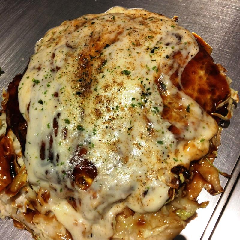 豚キムチチーズのお好み焼き(神戸六甲道ぎゅんた グランツリー武蔵小杉店)