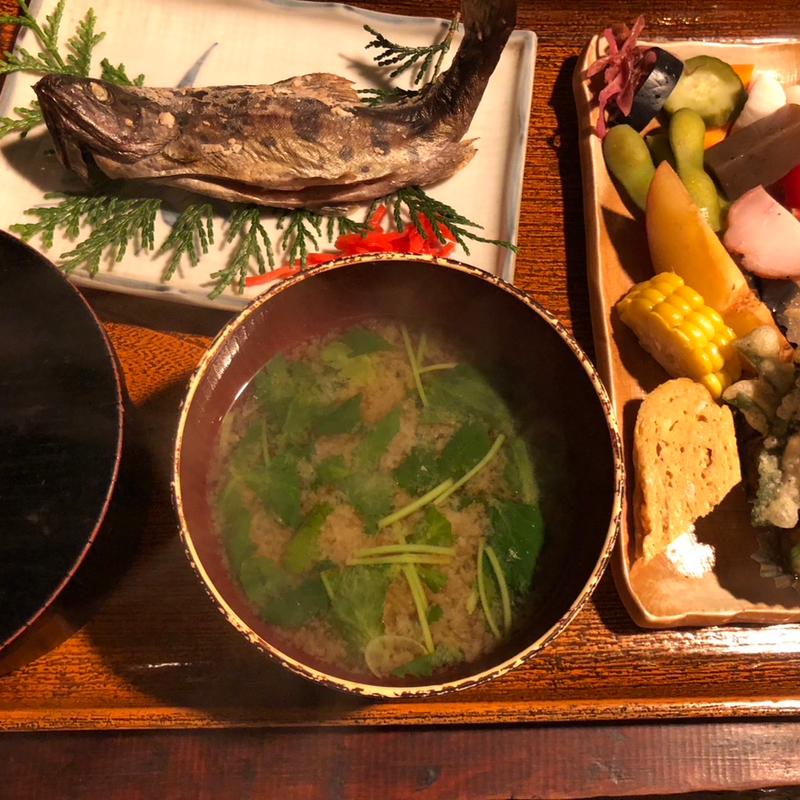 (魚籠屋 （びくや）)