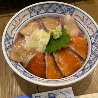 まぐろとブリの漬け丼(磯丸水産 池袋サンシャイン通り店)