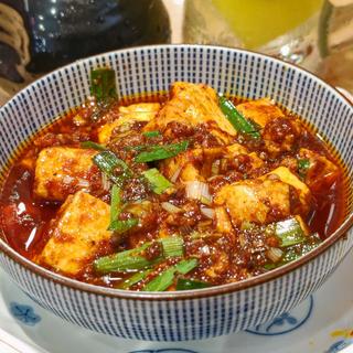 ハーフ麻婆豆腐(大辛)(餃子販売所 横浜南幸いち五郎)