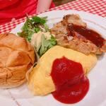 KUKU チキンライスのオムライスとチキンステーキ