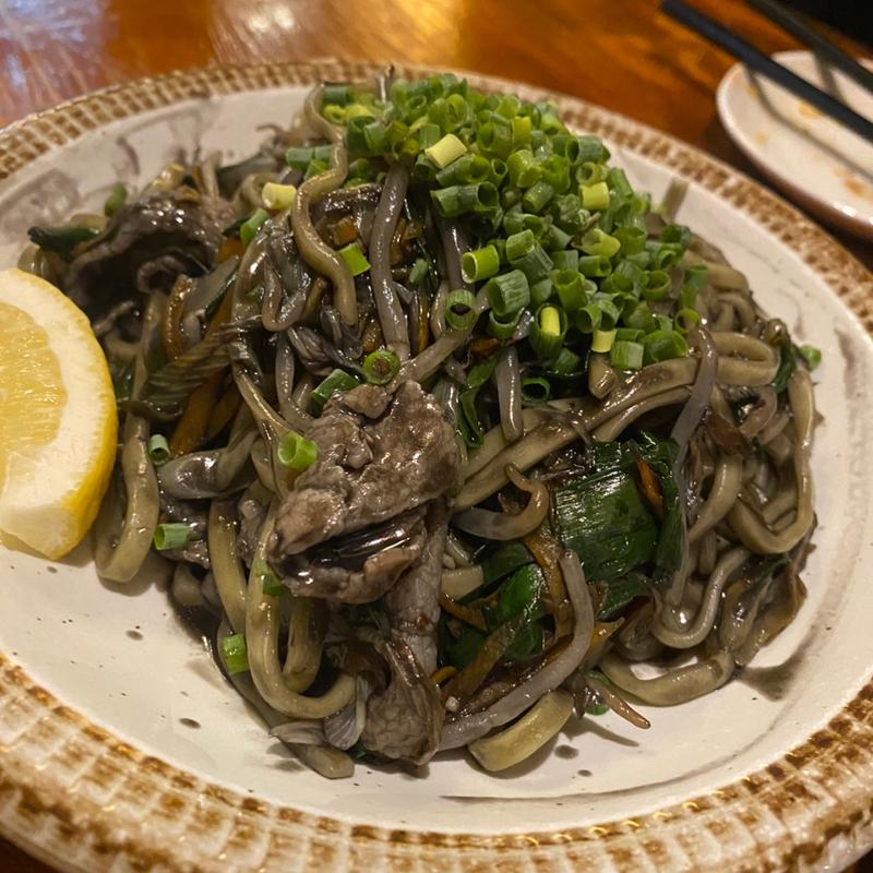 沖縄イカスミ塩やきそば(分 あじこや 登戸店)