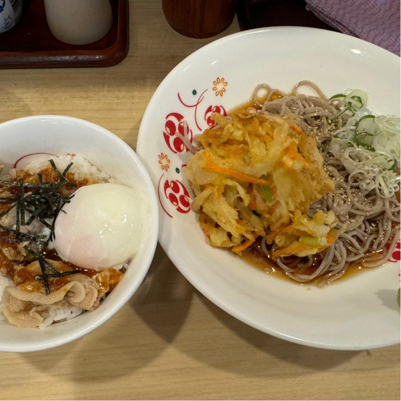 ミニ豚丼セット(いろり庵きらく 柏3・4番線ホーム)