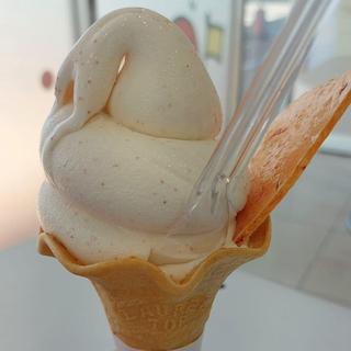 明太ソフトクリーム(かねふくめんたいパーク伊豆)