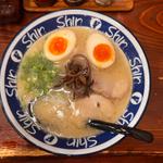 煮玉子入りラーメン