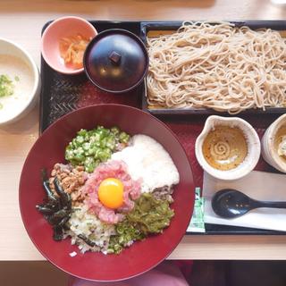 大戸屋 ばくだん丼と麺のセット(大戸屋ごはん処 ヒューマックス成田店)