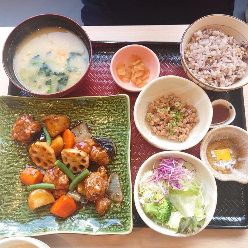 鶏と野菜の黒酢あん(大戸屋ごはん処 ヒューマックス成田店)