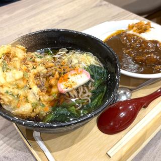 海鮮かき揚げそばミニカレーセット(国見サービスエリア上り ショッピングコーナー)