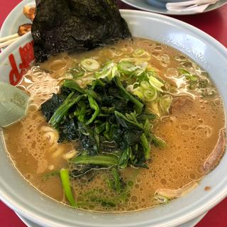 醤油ラーメン【ほうれん草トッピング】(ラーメン山岡家 足利店)