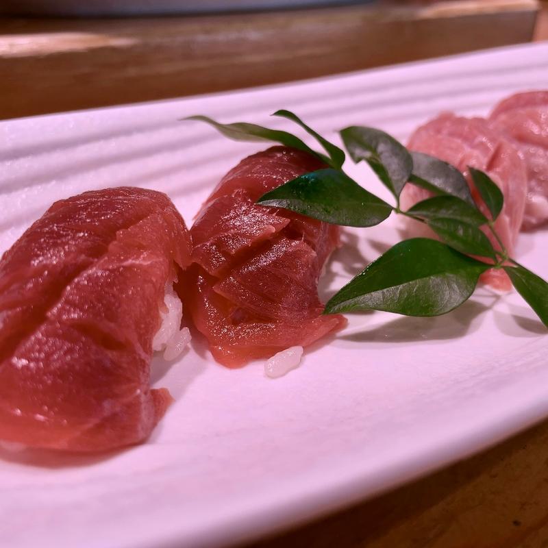 赤身と中トロ(すし哲 （すしてつ）)