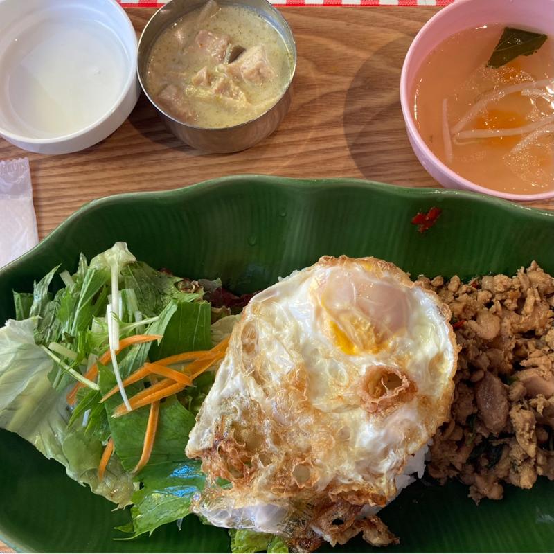 グリーンカレー&ガパオライス(路地裏のタイ料理とお酒 バナナ食堂 立川店)