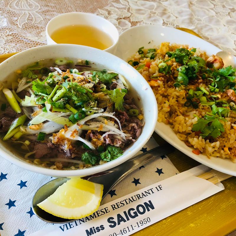 牛肉のフォーとベトナム炒飯のセット(ミス サイゴン )