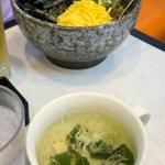 チャーシュー丼(スープ、おしんこ付)(めん丸 曳舟店)
