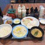 ソーセージエッグW定食　牛小鉢　朝特生野菜(松屋 浅草国際通り店 )