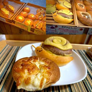 もっちりチーズのクアトロチーズフランス＆カタツムリパン(モナモナ 河原町店 （MonaMona）)