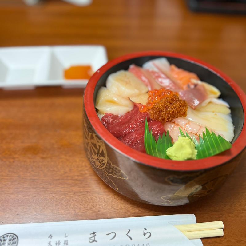 生ちらし　中(寿司のまつくら)