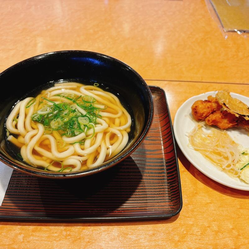 温かい「うどん」(王丸の駅)