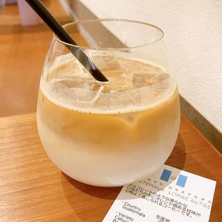 カフェラテ（アイス）(shimaji coffee LAB.)