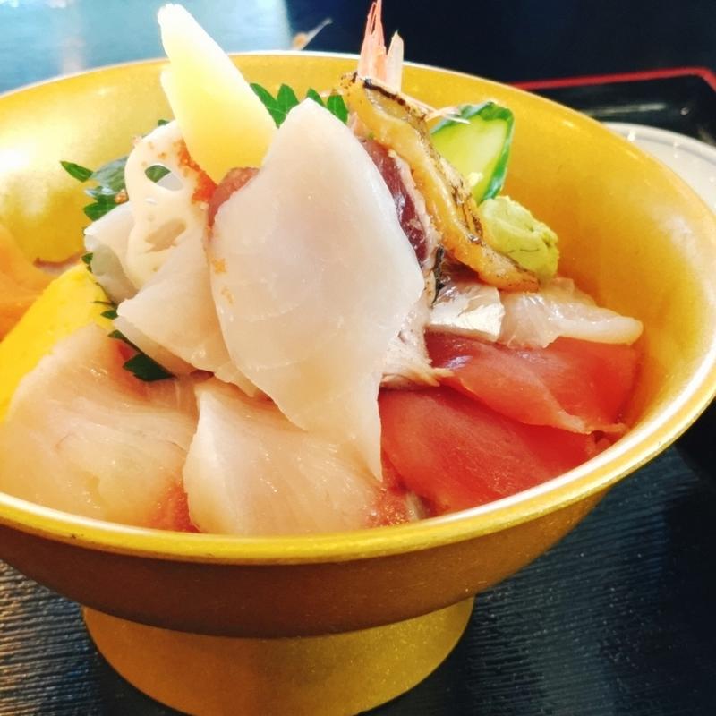 海鮮丼(はな房)