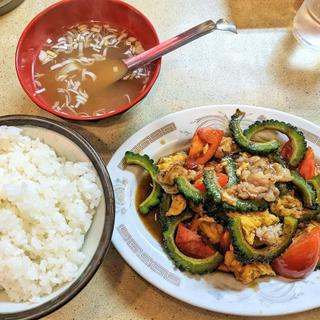 B定食 トマトとゴーヤの玉子炒め(中華徳大 （ちゅうかとくだい）)