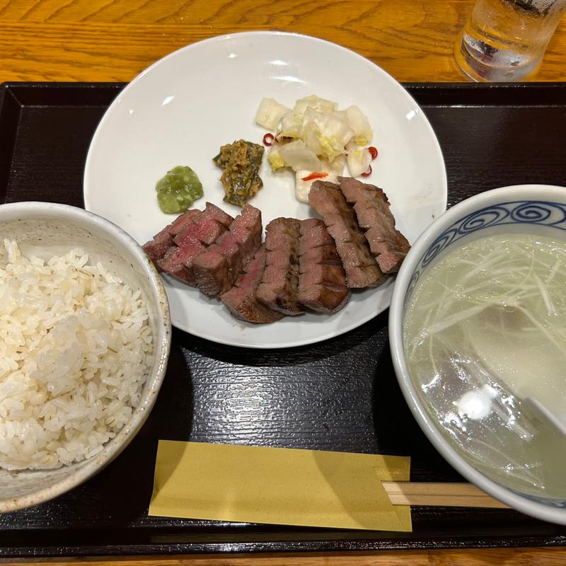 牛タン定食4枚8切(炭火牛たん 仙牛 国分町店)