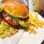 牛たんハンバーガーとずんだシェイクのセット
