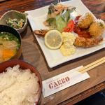 ジャンボエビフライ&クリームコロッケ定食