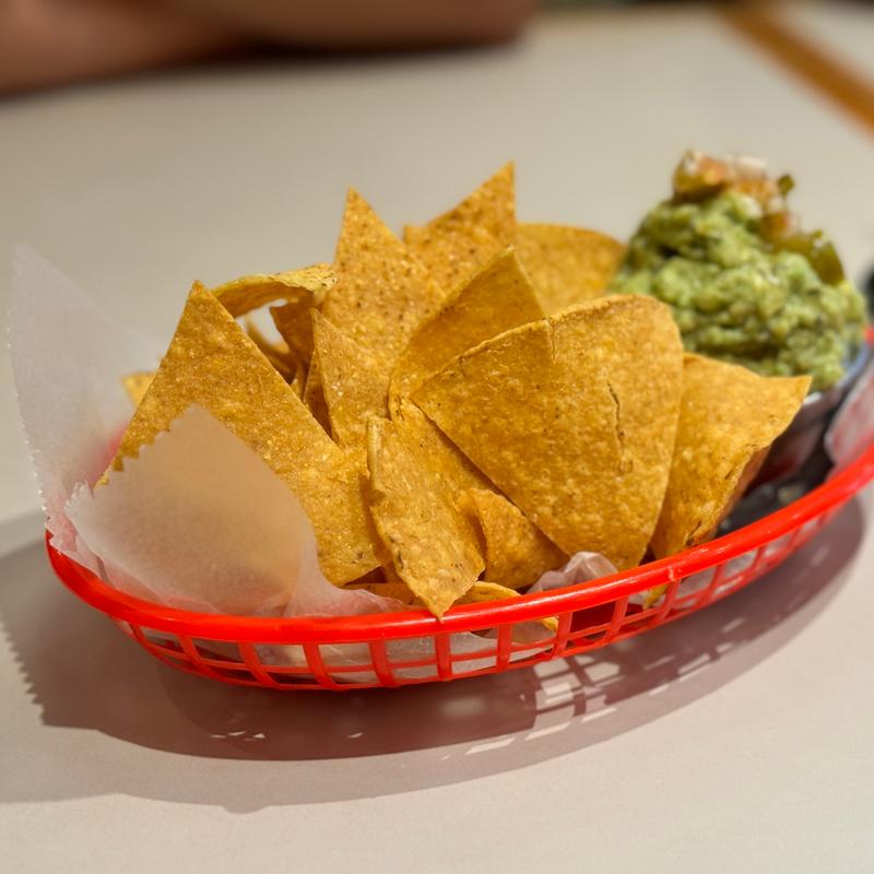 ワカモレチップス(CENTRAL BURGER SHOP)