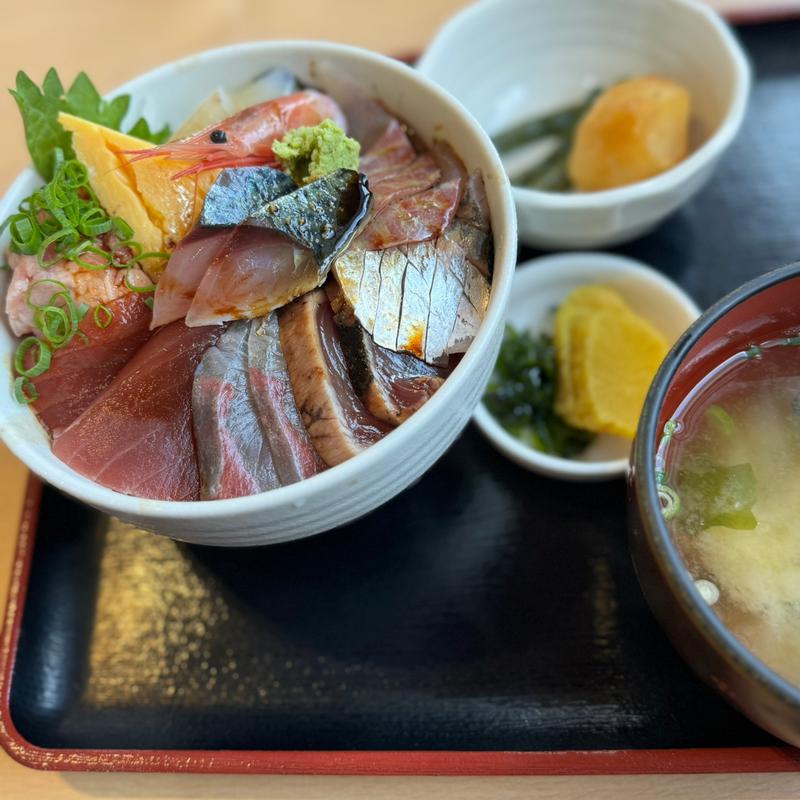 漁師おまかせ丼(白扇 （ハクセン）)
