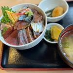 漁師おまかせ丼