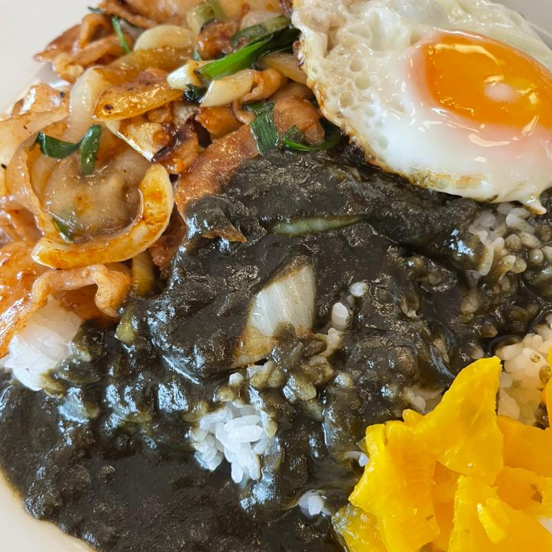 ニラ豚&黒カレー(ジョイフル鹿児島川辺店)