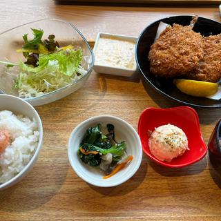 アジフライ定食(博多もつ鍋やまや 府中駅店)