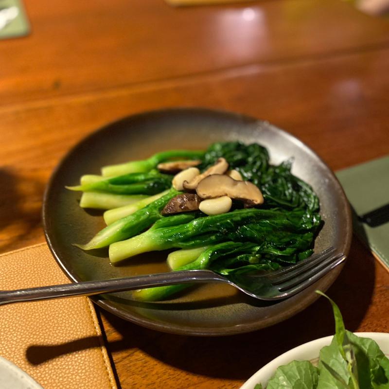チャイニーズケールのオイスターソース炒め(マンゴーツリー)