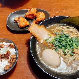 (らーめん la.la.la.)