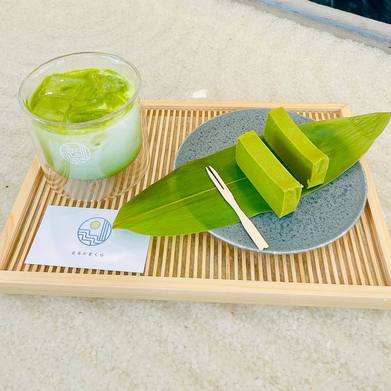抹茶テリーヌとお抹茶ラテ(RURU KAMAKURA)