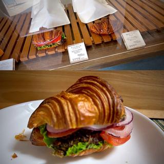 ローストチキンのハーブサンド(TSUKIKAZE)