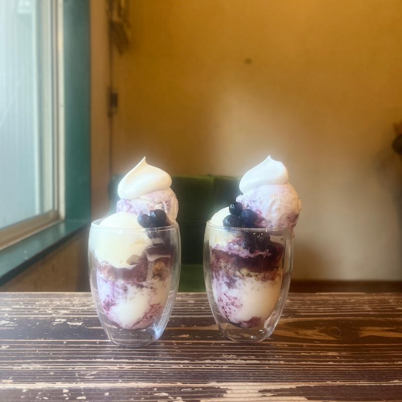 ブルーベリーの夏パフェ(さらさ花遊小路)