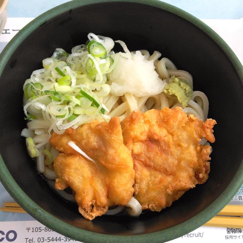 冷やし鶏天おろしうどん(東京科学大学つばめ生協すずかけ台食堂)