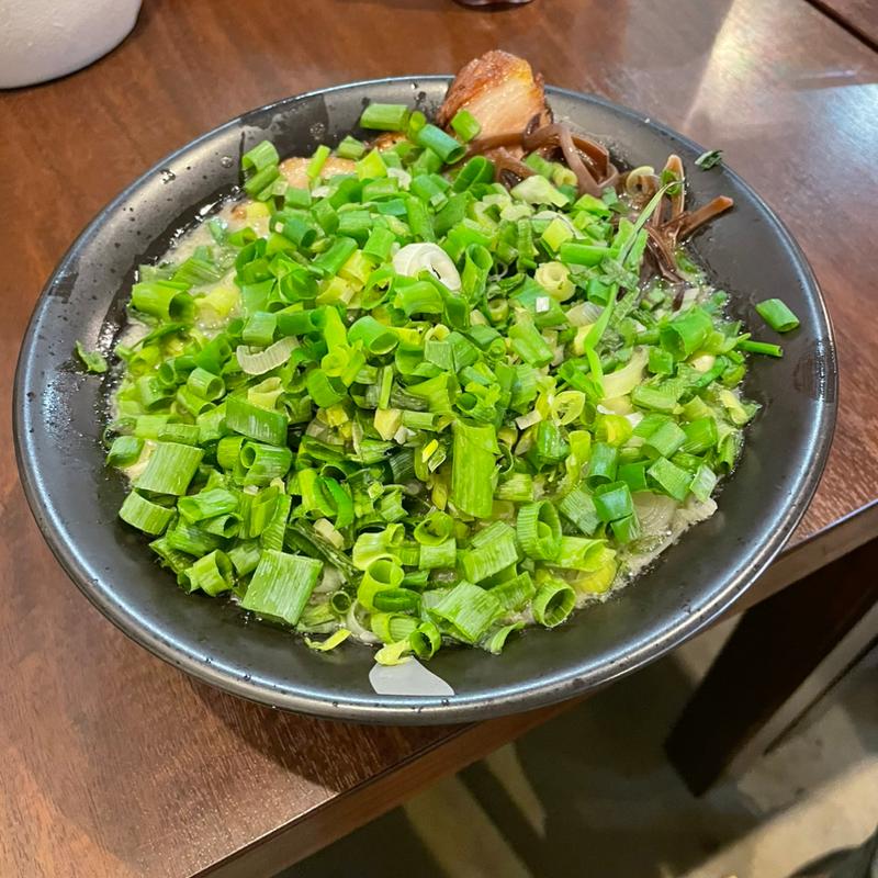 ネギ盛しっかり豚骨醤油(中華そば 風 （KAZE）)