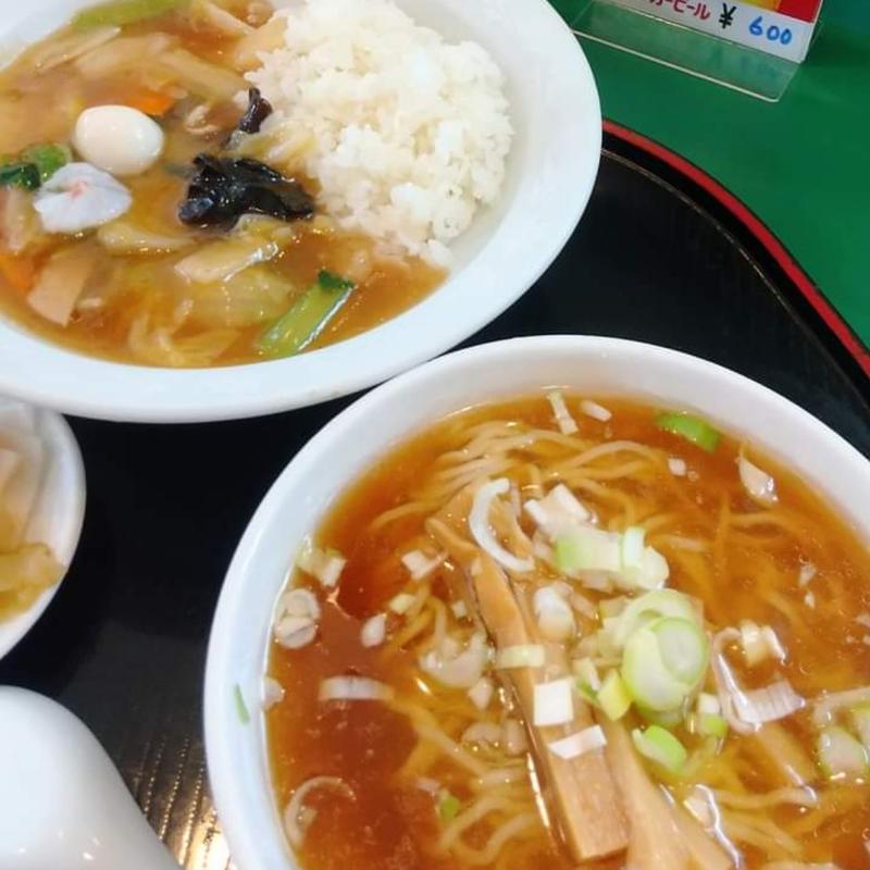 中華丼と半ラーメンセット(花だん)