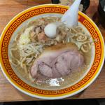 ラーメン（豚・半玉子）(えどもんど)